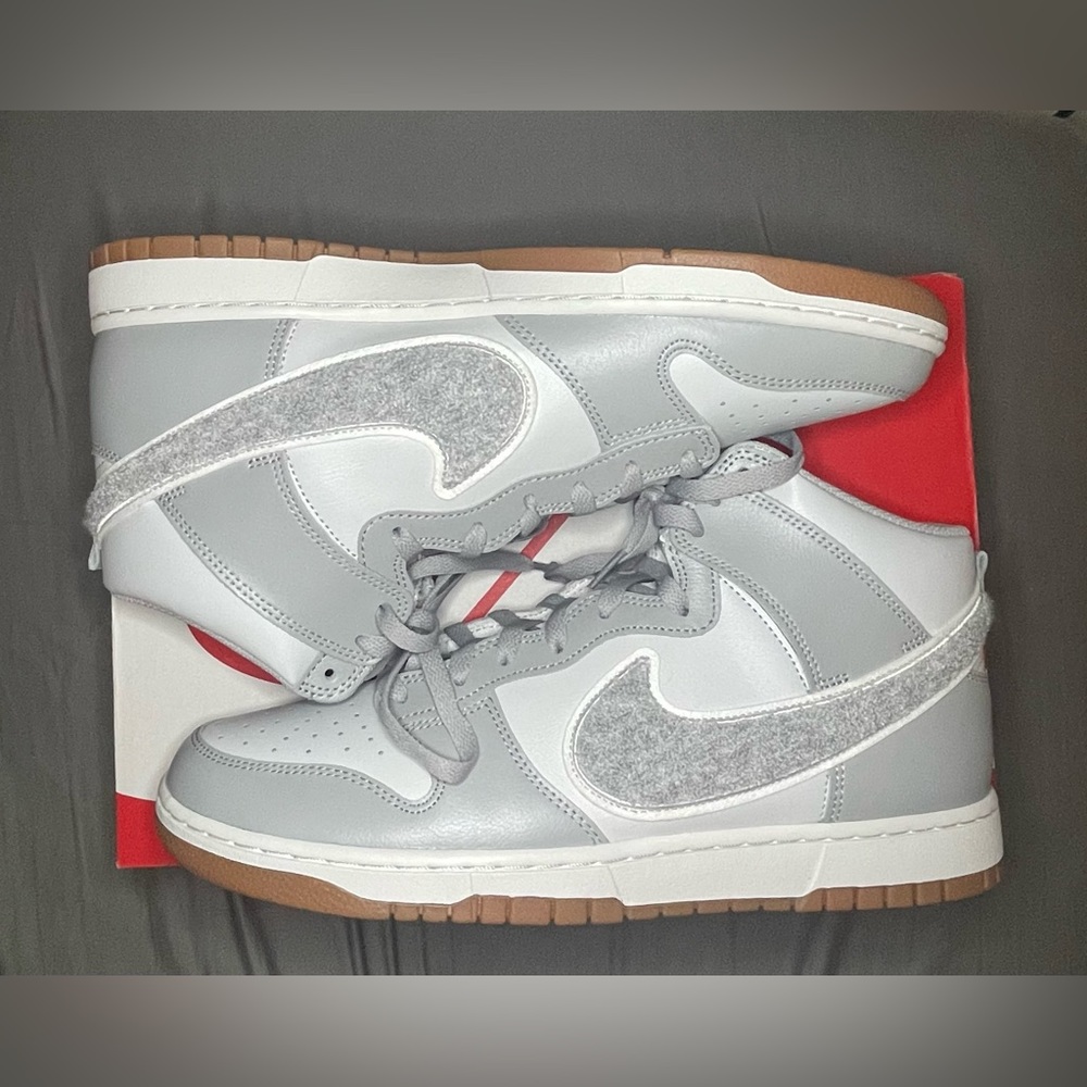 Nike Dunk Hi Retro University